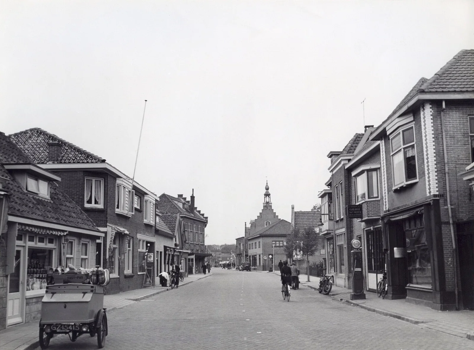 Stukadoor in Castricum, Kaya stukadoors aan het werk aan glad stucwerk