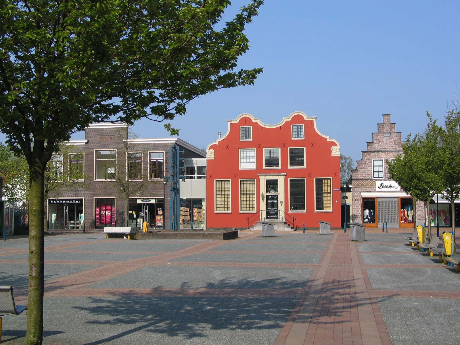 Stukadoor in Mijdrecht, Kaya stukadoors aan het werk aan glad stucwerk