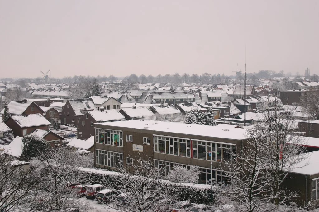 Stukadoor in Veenendaal, Kaya stukadoors aan het werk aan glad stucwerk