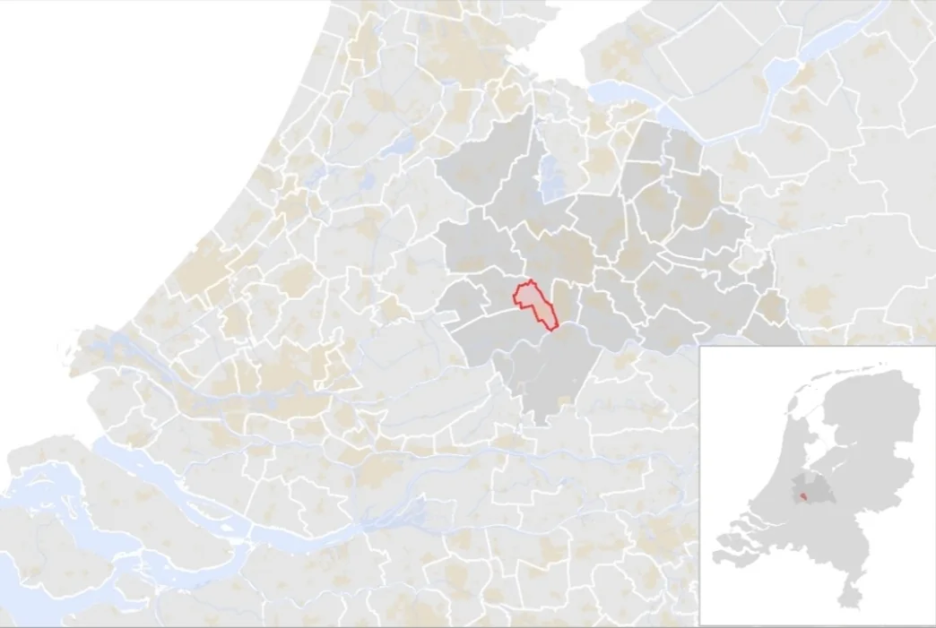Stukadoor in IJsselstein, Kaya stukadoors aan het werk aan glad stucwerk