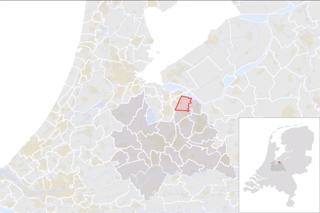 Stukadoor in Eemnes, Kaya stukadoors aan het werk aan glad stucwerk