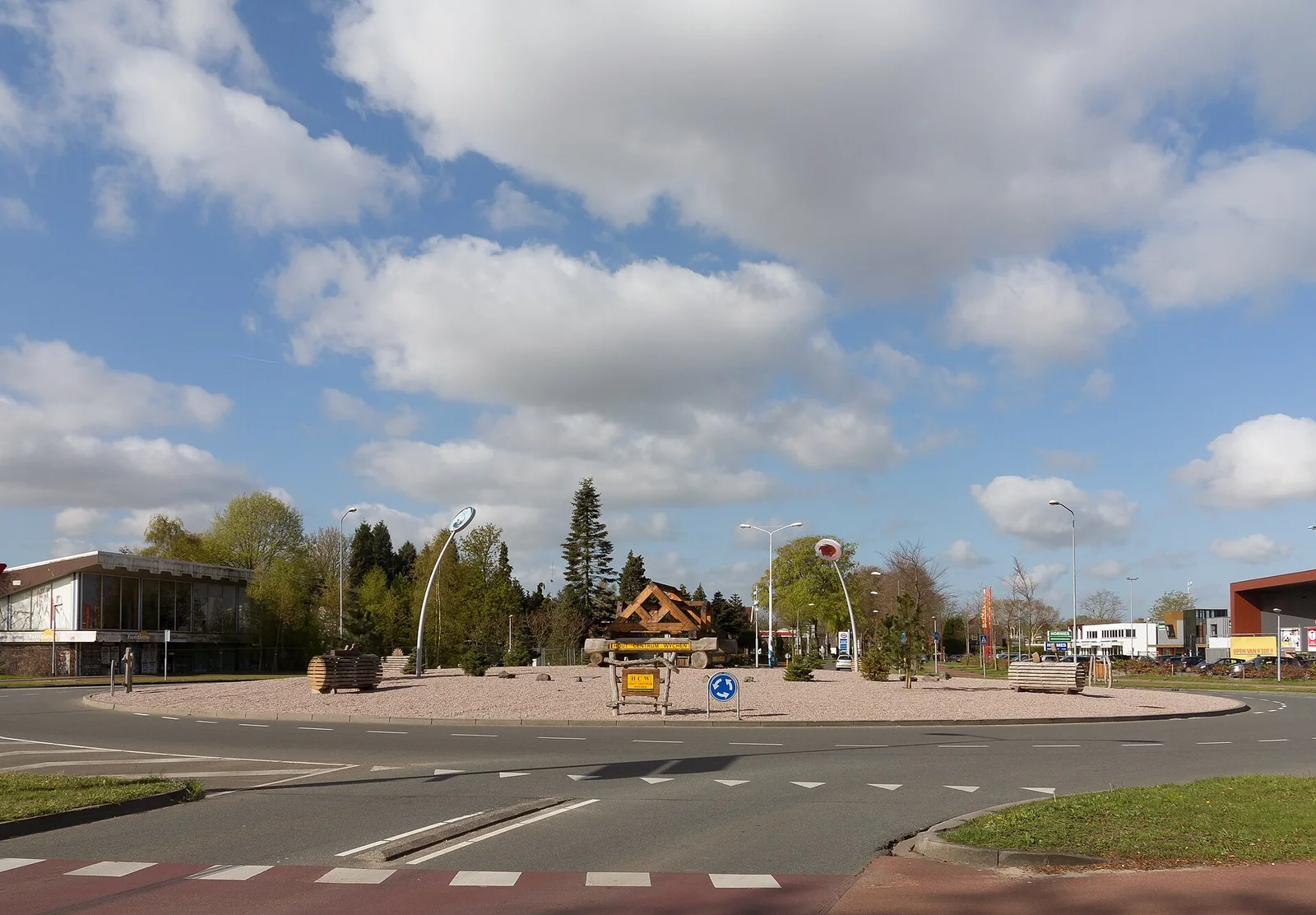 Stukadoor in Wijchen, Kaya stukadoors aan het werk aan glad stucwerk